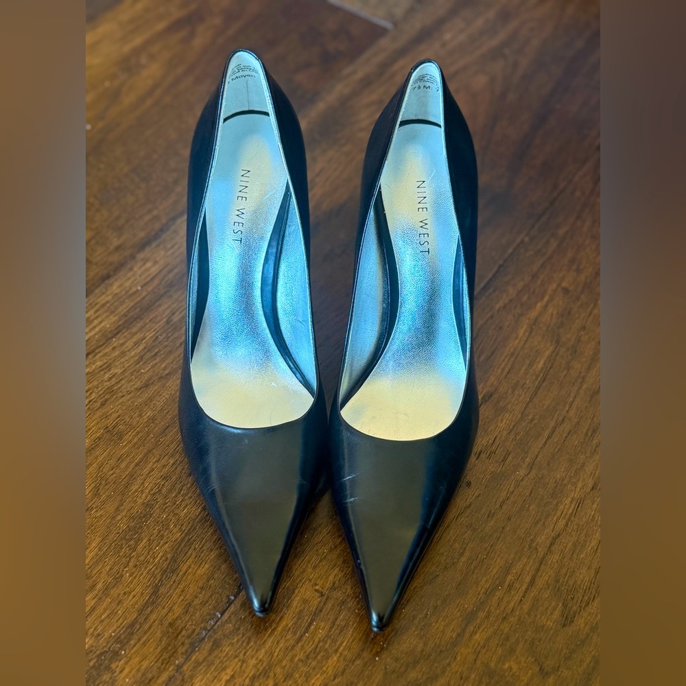 Like New - Nine West pumps size 7.5
